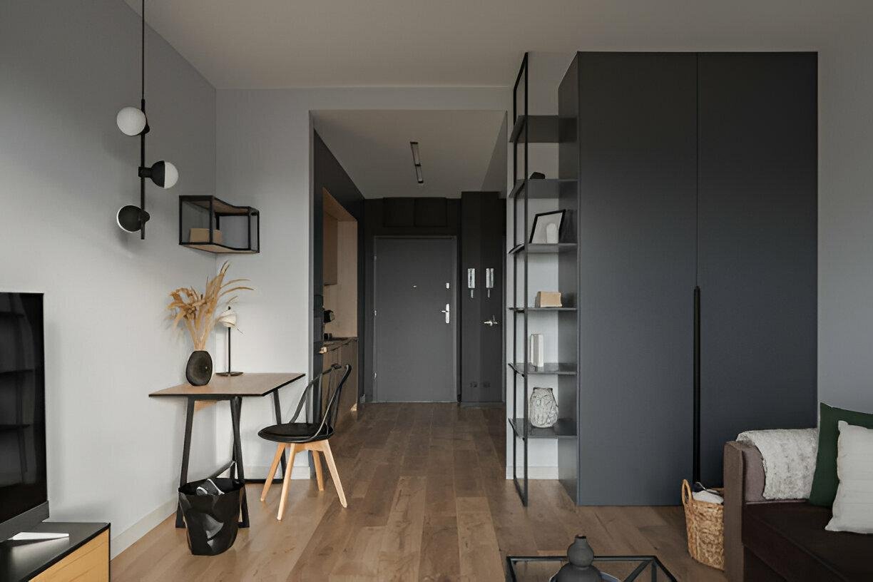 Painting small rooms: Bright entryway with modern desk and chair